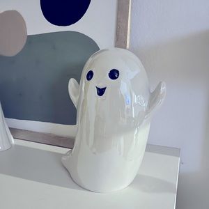 Ceramic ghost statue - cute ghost Halloween decor